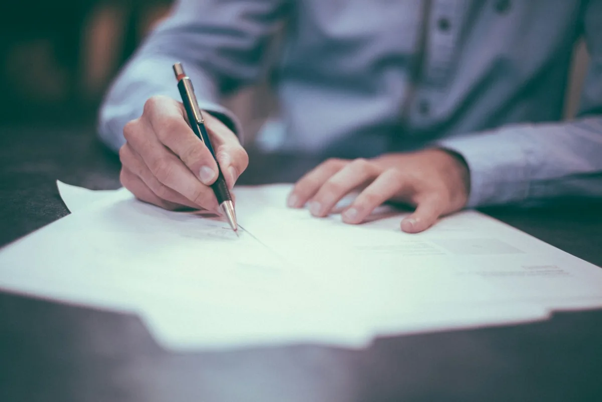Подписание документов при продаже компании